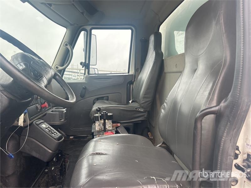 International 7400 Самоскиди