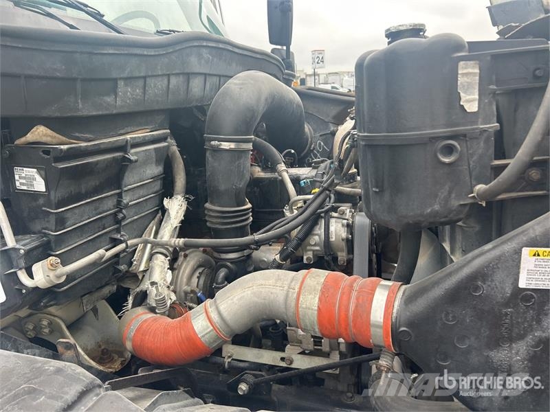 International 7400 Самоскиди