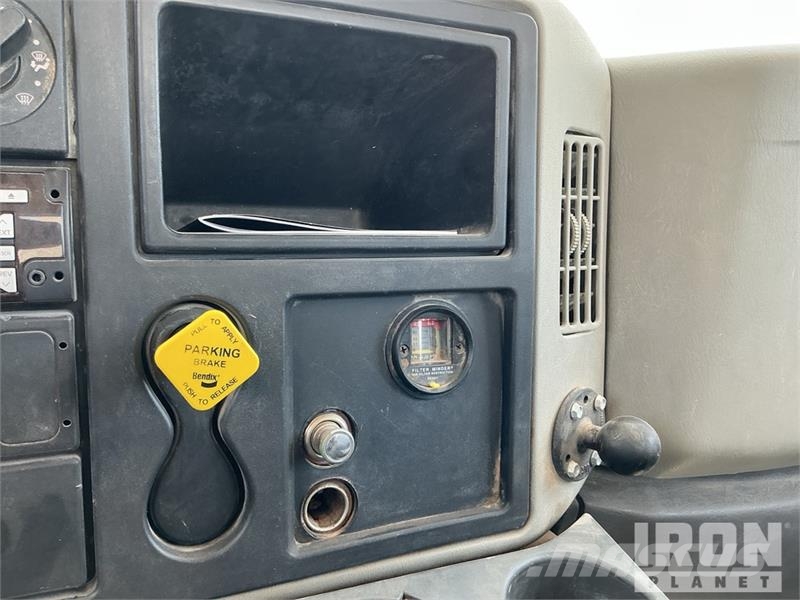 International 7400 2000 gal 6x4 Kill Truck Processing Equipment