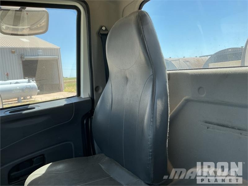 International 7400 2000 gal 6x4 Kill Truck Processing Equipment