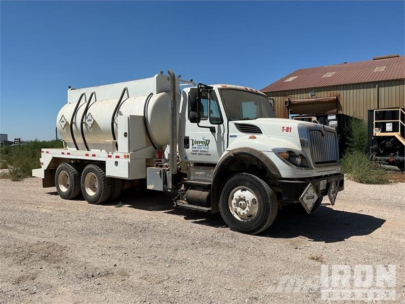 International 7400 2000 gal 6x4 Kill Truck Processing Equipment