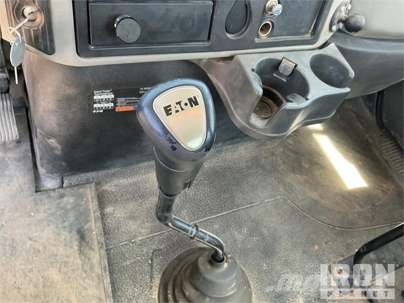 International 7400 2000 gal 6x4 Kill Truck Processing Equipment