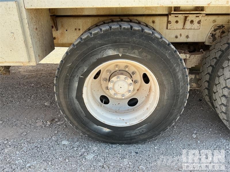 International 7400 2000 gal 6x4 Kill Truck Processing Equipment