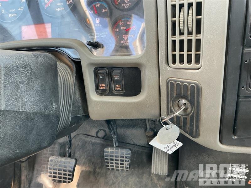International 7400 2000 gal 6x4 Kill Truck Processing Equipment