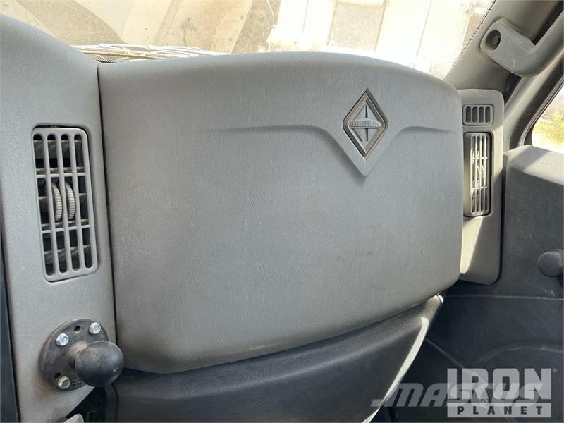 International 7400 2000 gal 6x4 Kill Truck Processing Equipment
