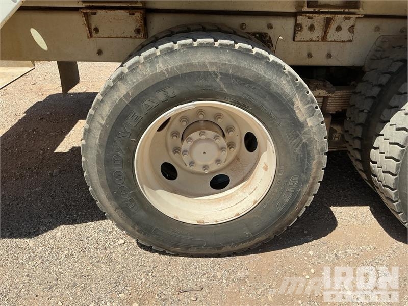International 7400 2000 gal 6x4 Kill Truck Processing Equipment