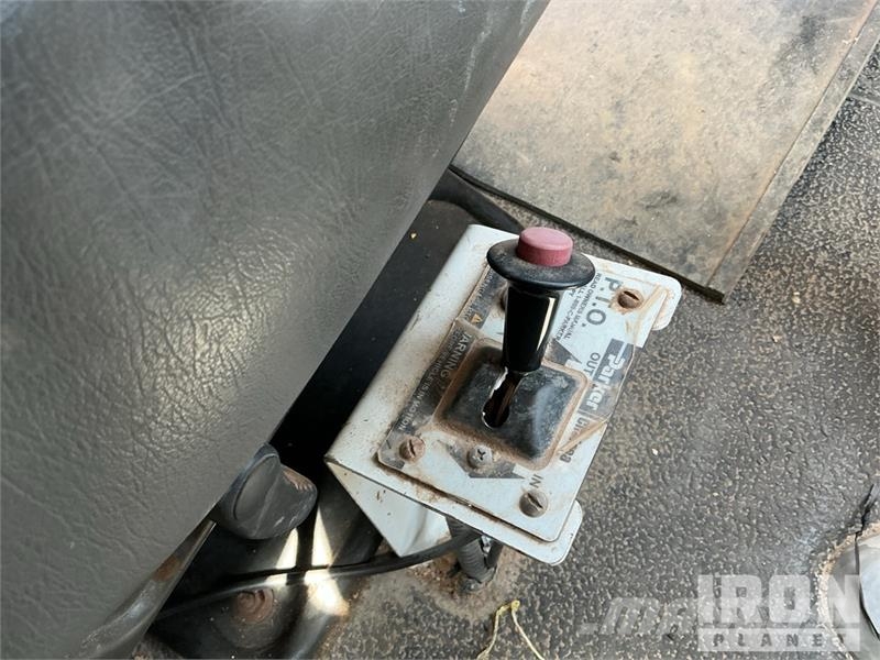 International 7400 2000 gal 6x4 Kill Truck Processing Equipment