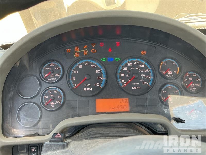 International 7400 2000 gal 6x4 Kill Truck Processing Equipment