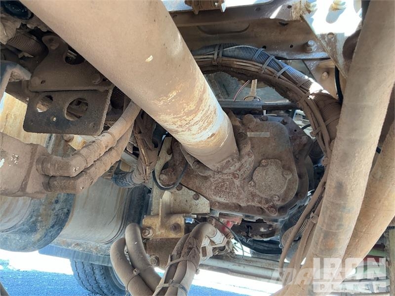 International 7400 2000 gal 6x4 Kill Truck Processing Equipment