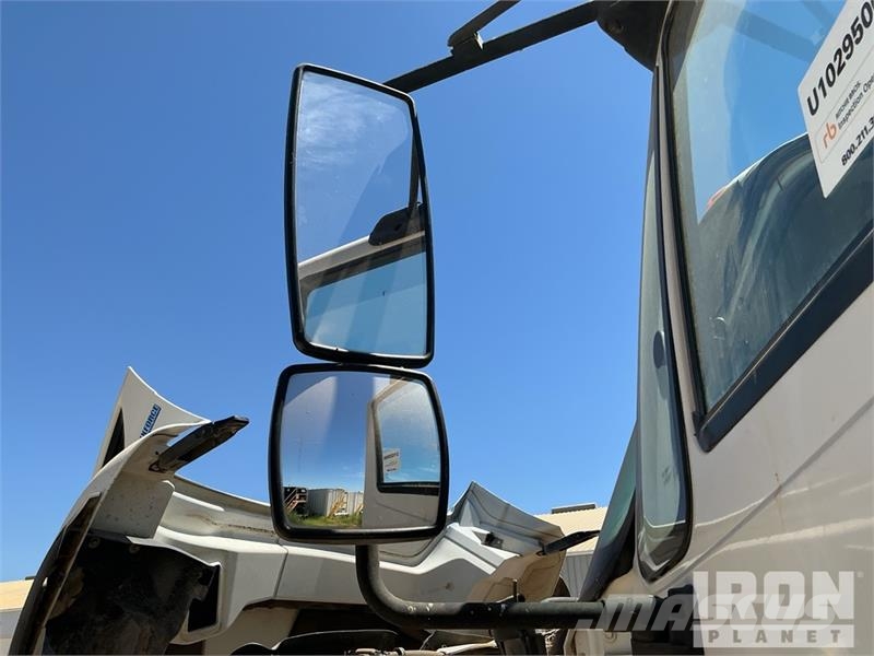 International 7400 2000 gal 6x4 Kill Truck Processing Equipment