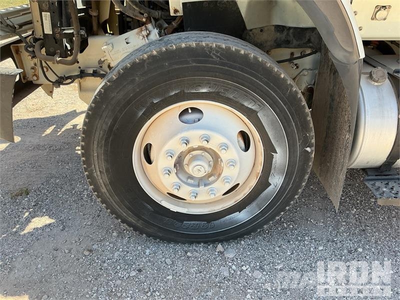 International 7400 2000 gal 6x4 Kill Truck Processing Equipment