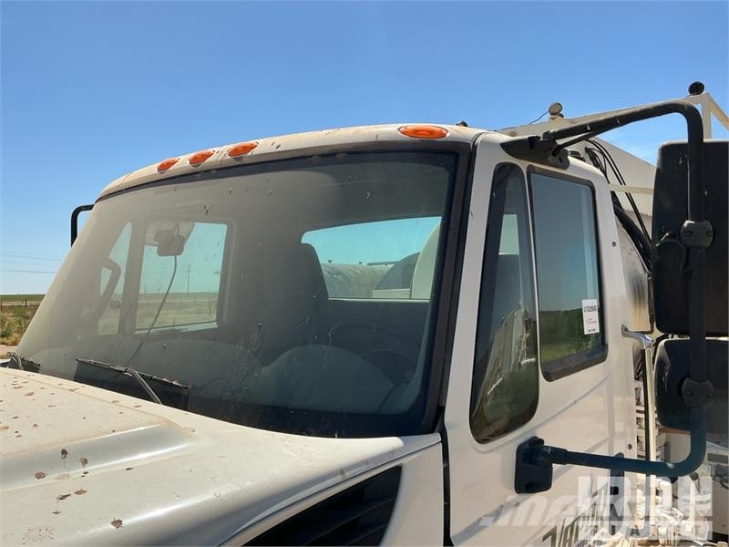 International 7400 2000 gal 6x4 Kill Truck Processing Equipment