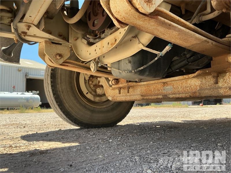 International 7400 2000 gal 6x4 Kill Truck Processing Equipment