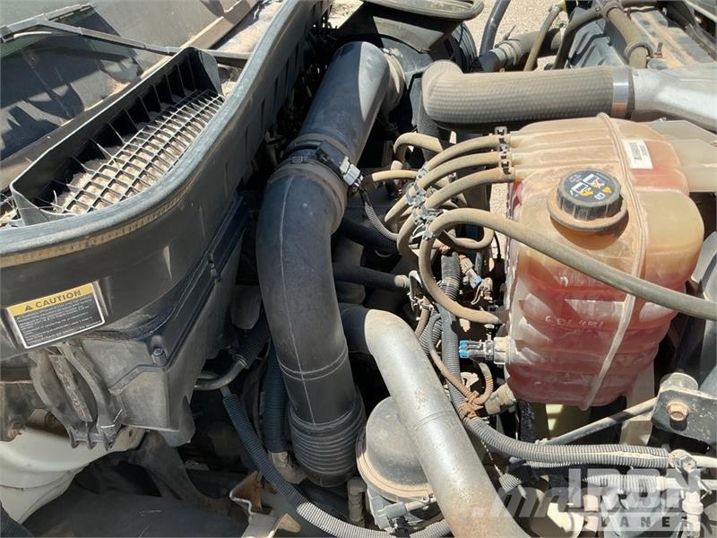 International 7400 2000 gal 6x4 Kill Truck Processing Equipment
