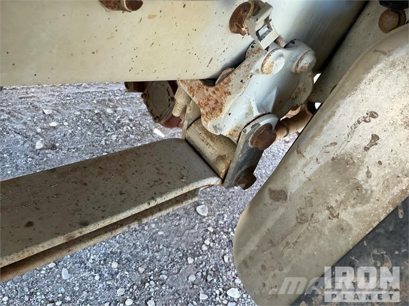 International 7400 2000 gal 6x4 Kill Truck Processing Equipment