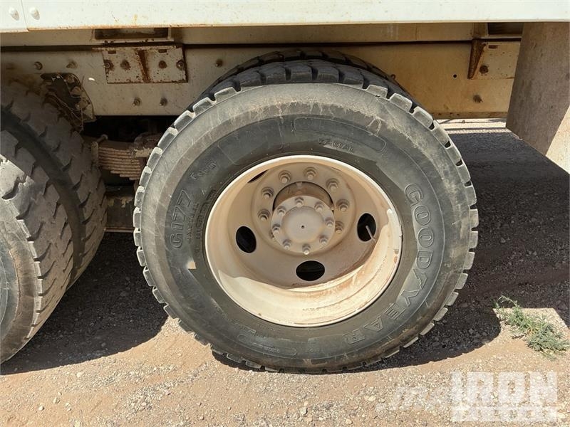International 7400 2000 gal 6x4 Kill Truck Processing Equipment