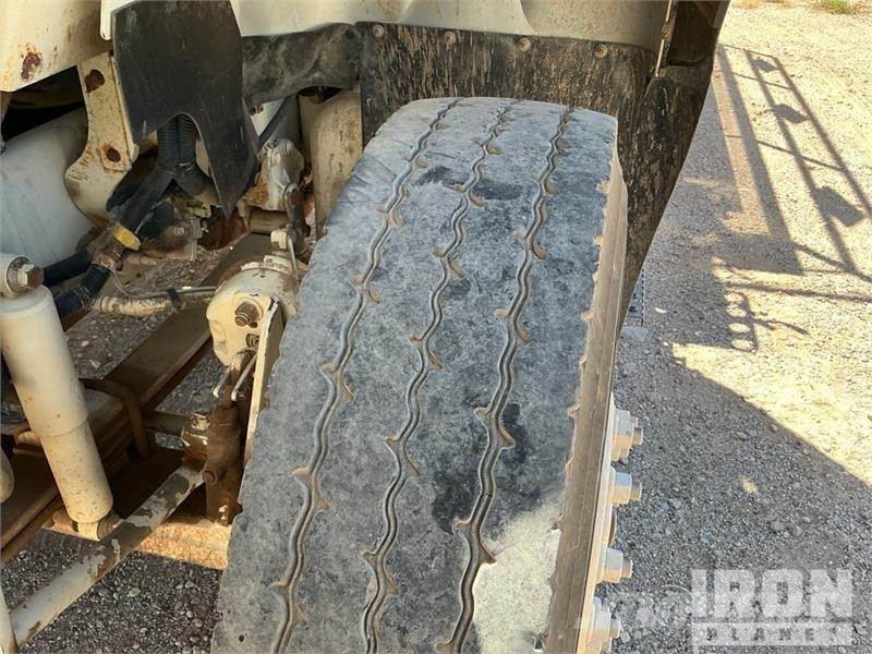 International 7400 2000 gal 6x4 Kill Truck Processing Equipment