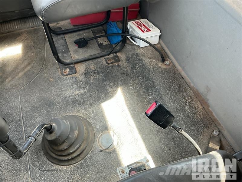 International 7400 2000 gal 6x4 Kill Truck Processing Equipment