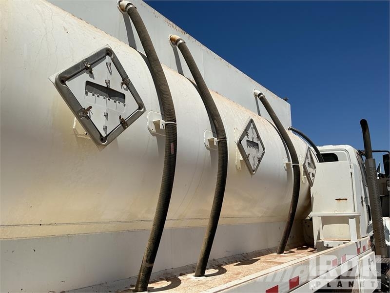 International 7400 2000 gal 6x4 Kill Truck Processing Equipment