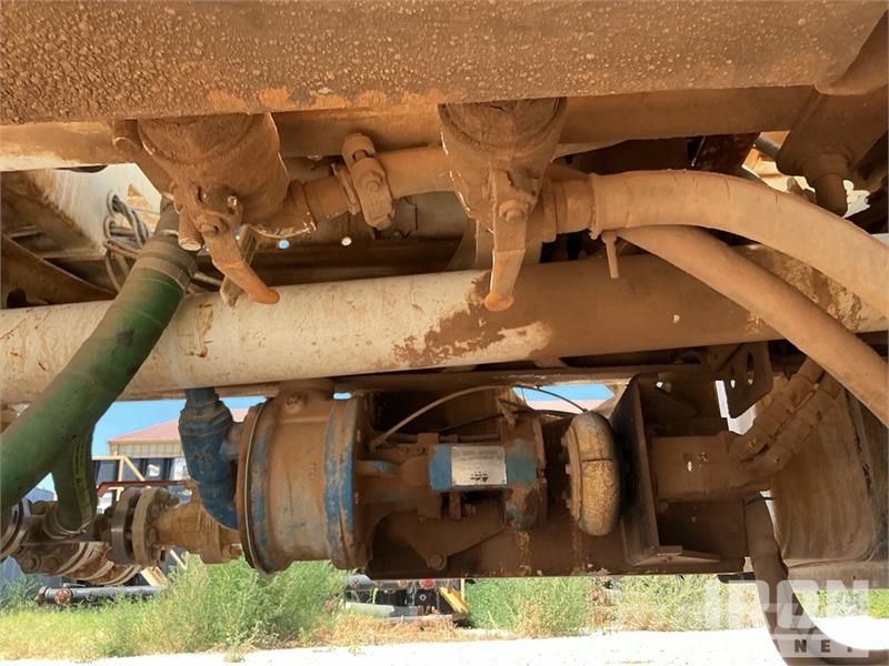 International 7400 2000 gal 6x4 Kill Truck Processing Equipment