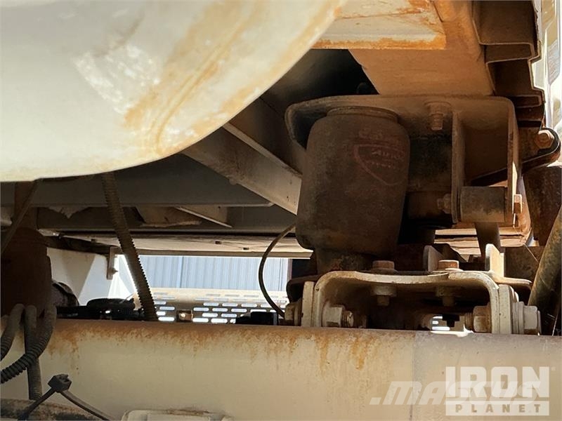 International 7400 2000 gal 6x4 Kill Truck Processing Equipment