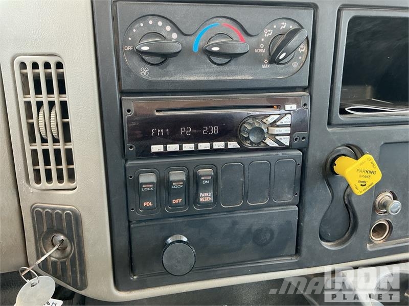 International 7400 2000 gal 6x4 Kill Truck Processing Equipment