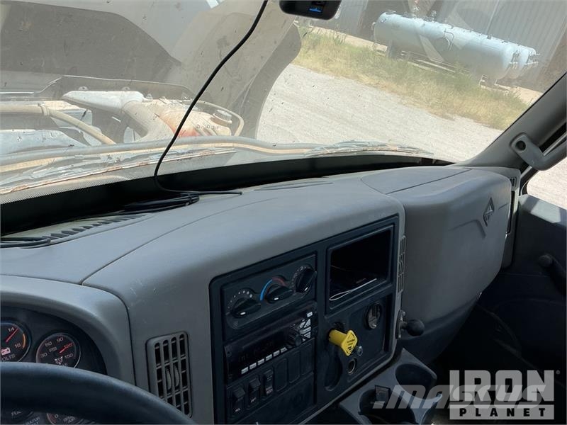 International 7400 2000 gal 6x4 Kill Truck Processing Equipment