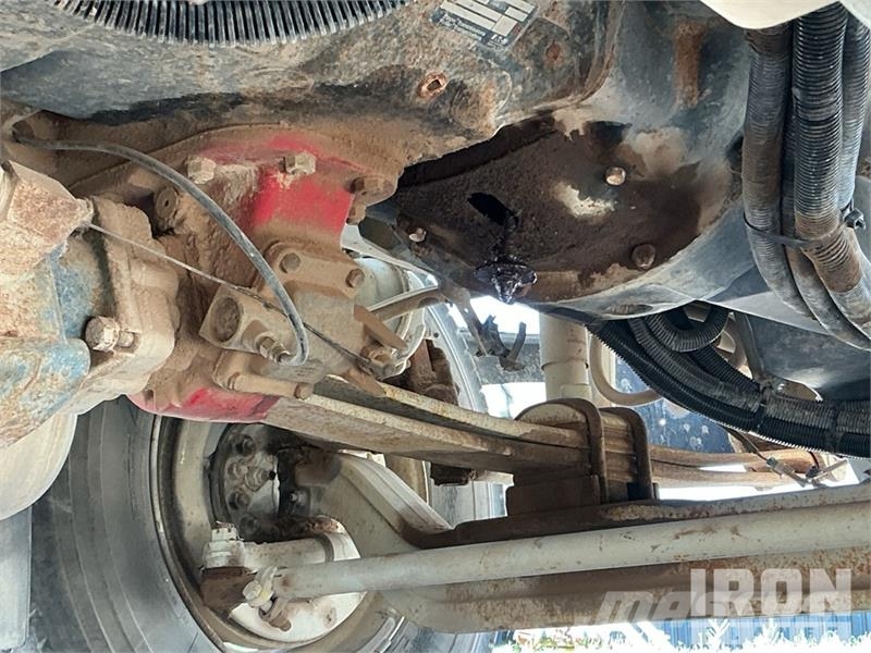 International 7400 2000 gal 6x4 Kill Truck Processing Equipment