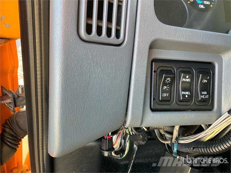 International 7400 SFA 自卸式货车
