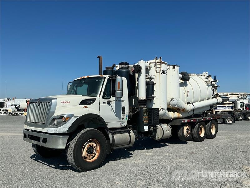International 7600 Camion autospurgo