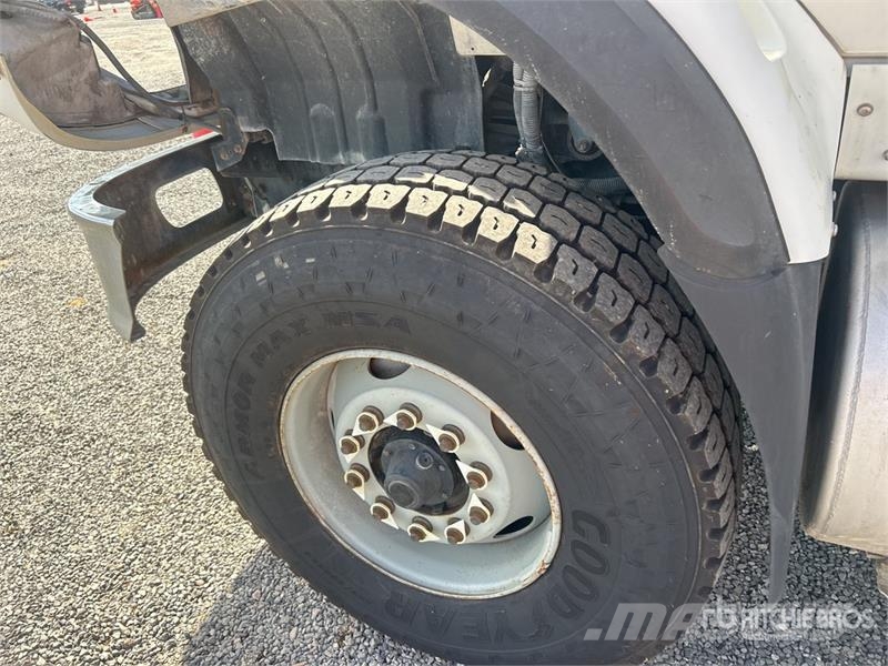 International 7600 Slamsugere