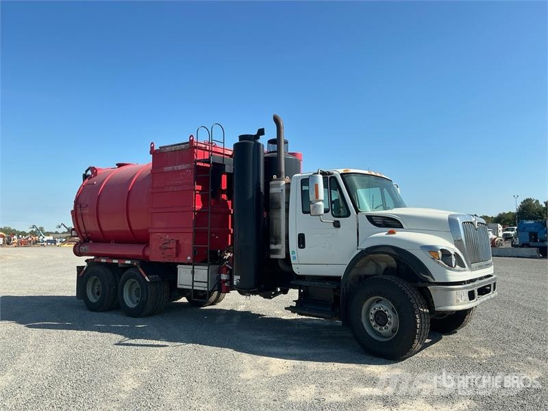 International 7600 Camiones aspiradores/combi