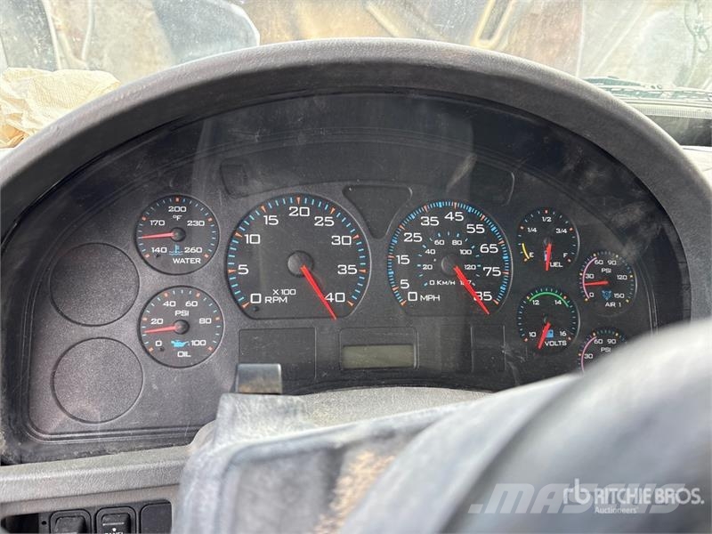 International 7600 Saug- und Druckwagen
