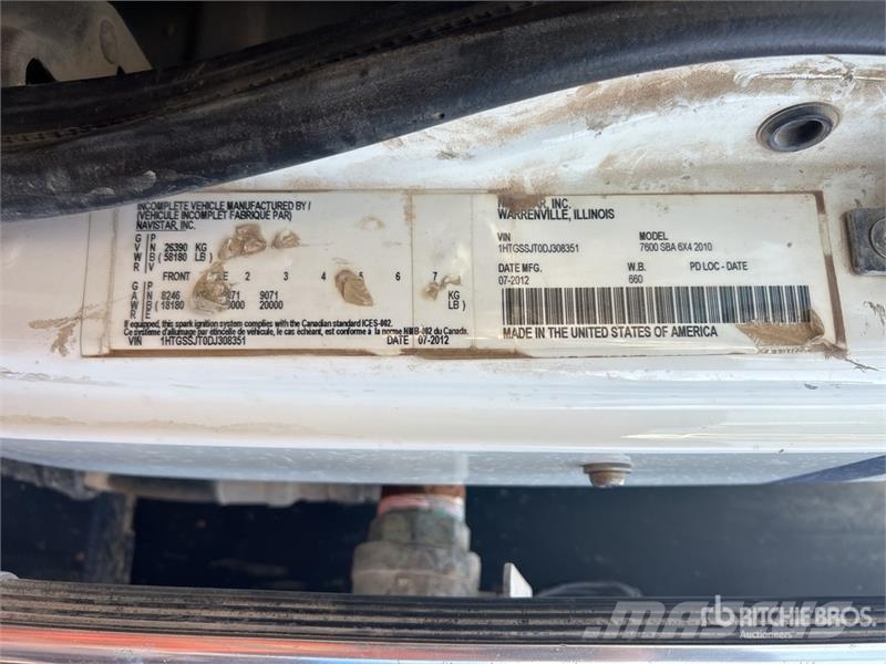 International 7600 Plošinové nákladné automobily/nákladné automobily so sklápacími bočnicami