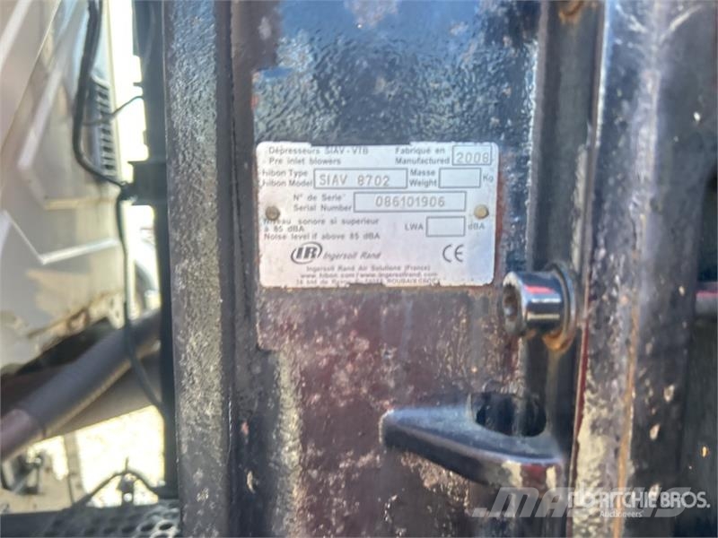International 7600 Slamsugere