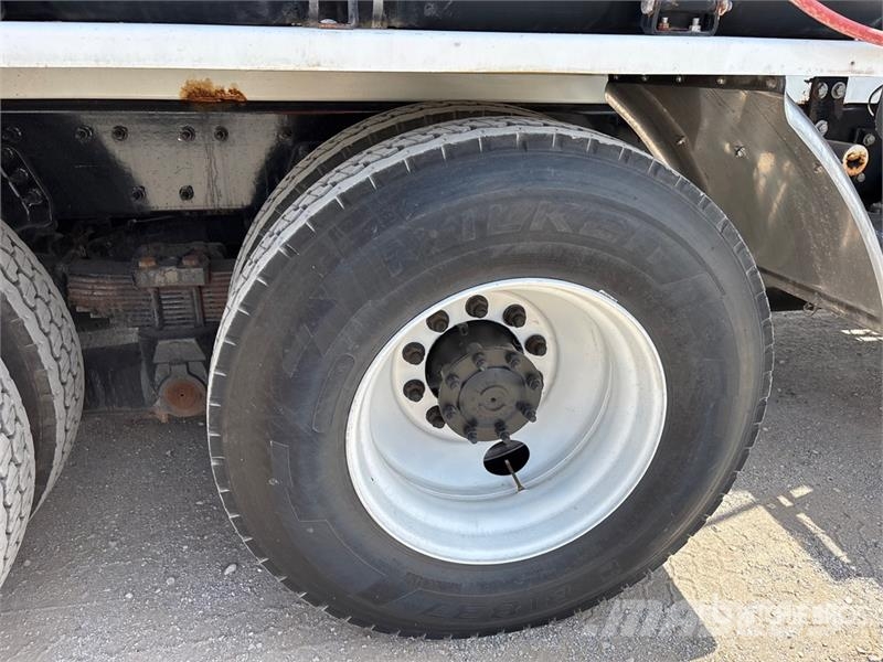 International 7600 Vákuum teherautok