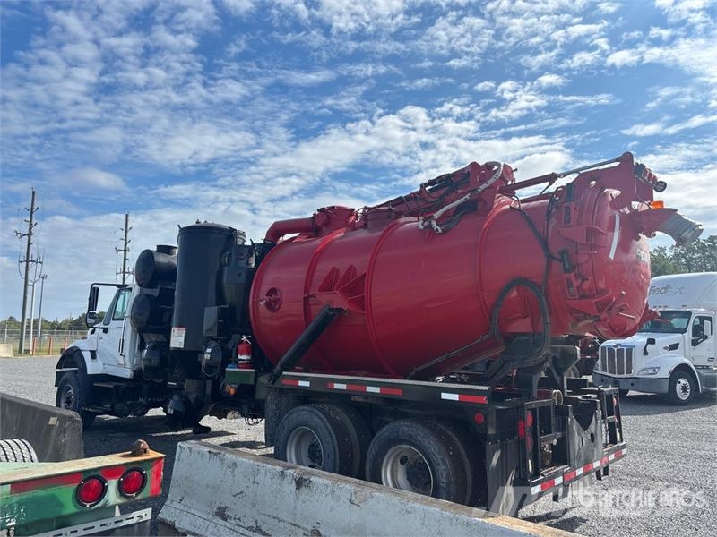 International 7600 شاحنات مزدوجة / خلخلة