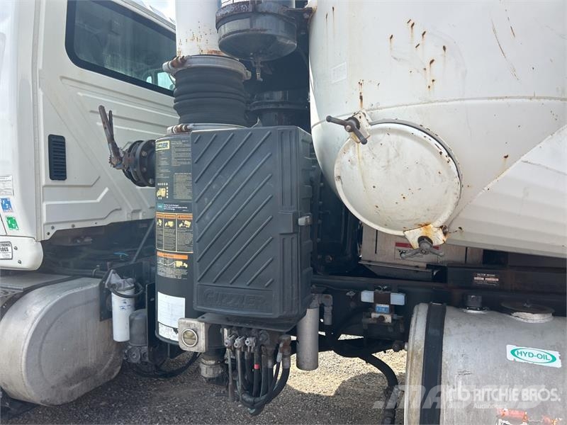 International 7600 Kombinuotos paskirties / vakuuminiai sunkvežimiai