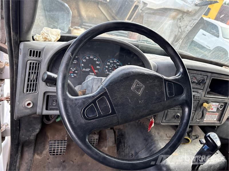 International 7600 Saug- und Druckwagen