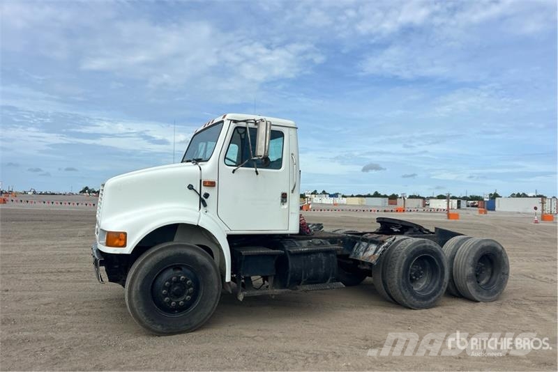 International 8100 Tahače