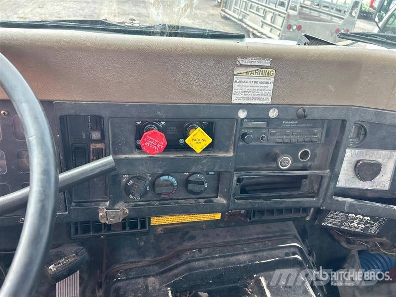 International 8100 Tahače