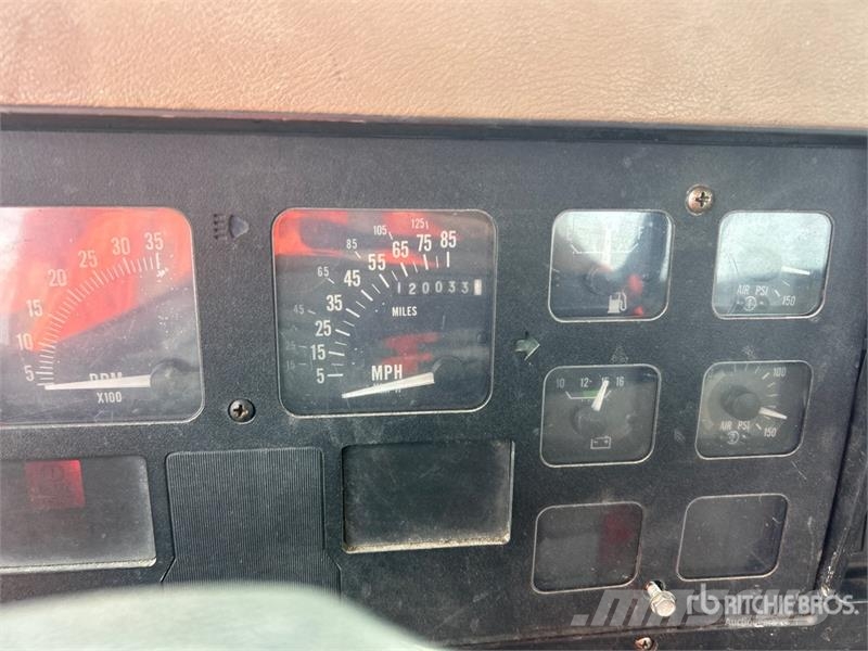International 8100 Tahače