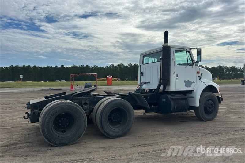 International 8100 Tahače