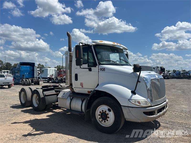 International 8600 Motrici e Trattori Stradali