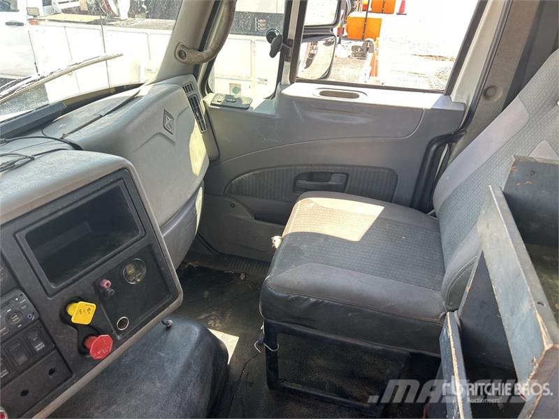 International 8600 Motrici e Trattori Stradali
