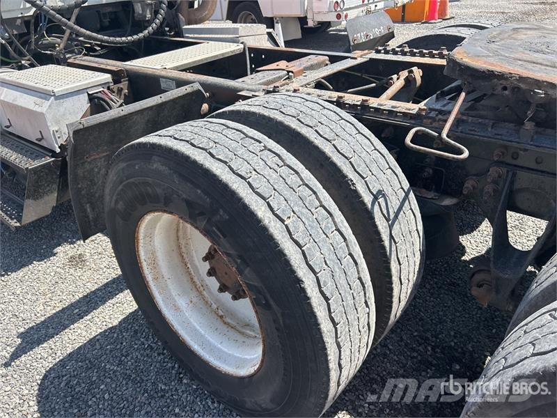 International 8600 Motrici e Trattori Stradali