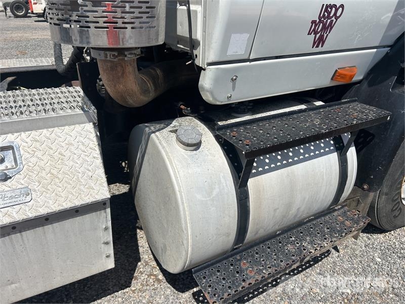 International 8600 Motrici e Trattori Stradali