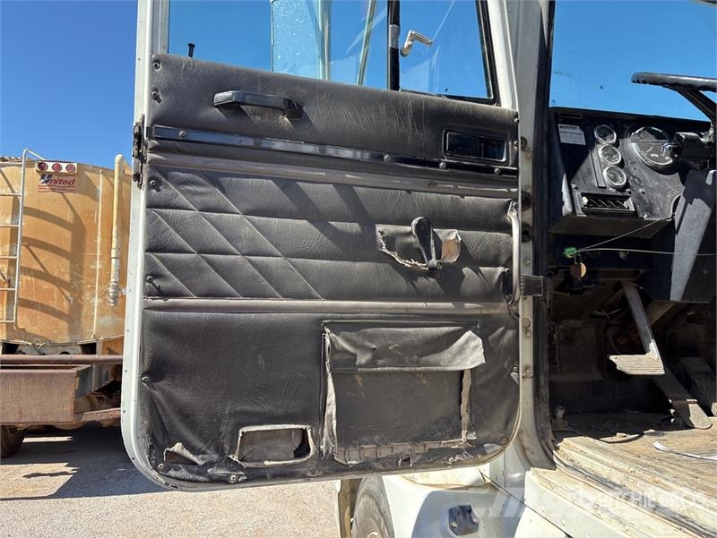 International 9100 Тягачі