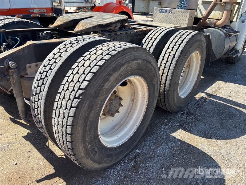International 9100 Тягачі