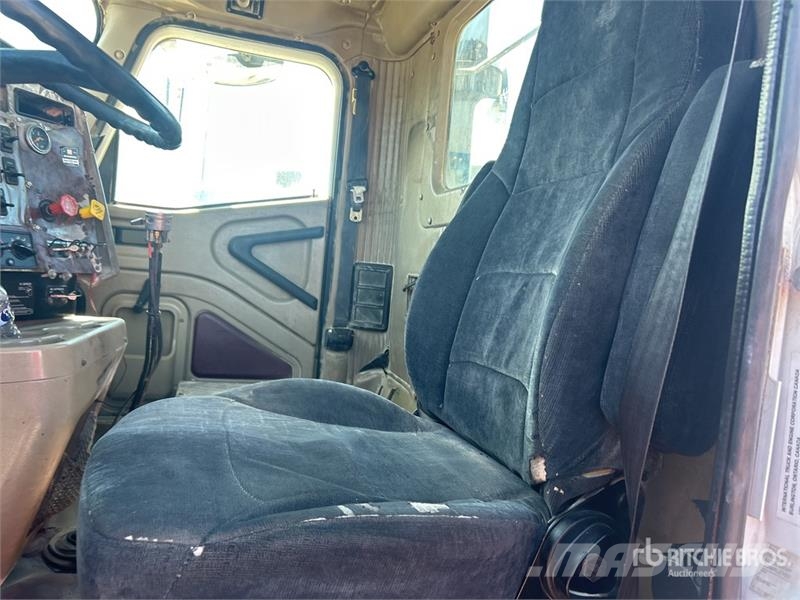 International 9400i 캐빈 및 인테리어